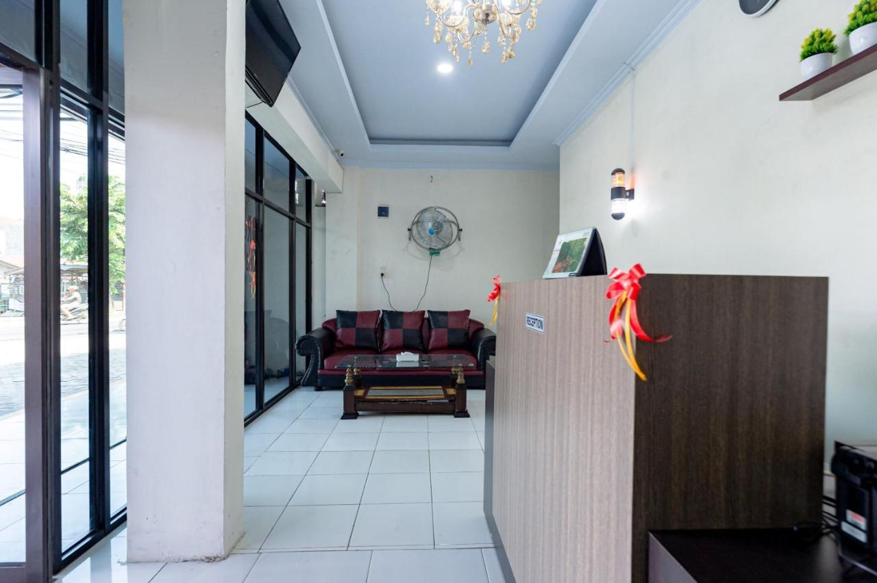 Готель Reddoorz @ Simpang Pemda Медан Екстер'єр фото