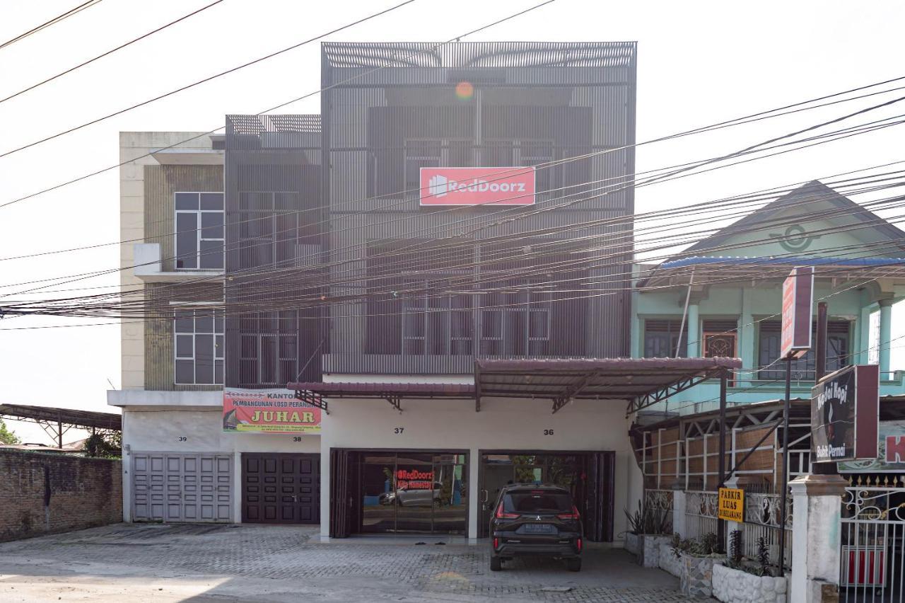 Готель Reddoorz @ Simpang Pemda Медан Екстер'єр фото